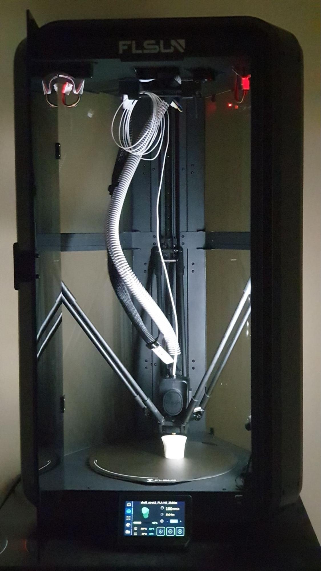 The T1 Pro, printing a latticed part.