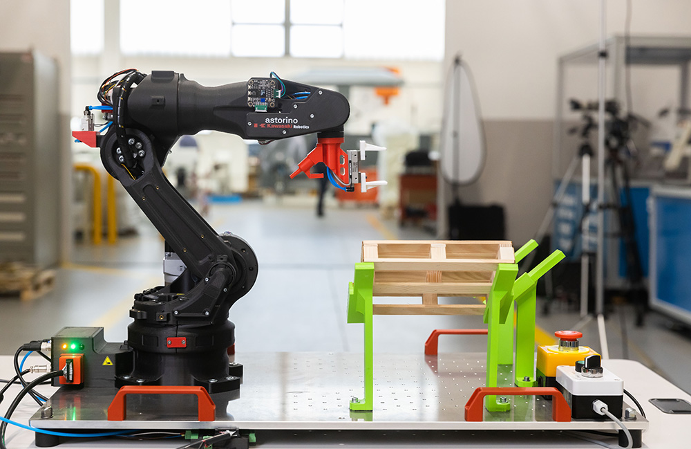 Kawasaki Launches Astorino, a Safer and Affordable Educational Robot