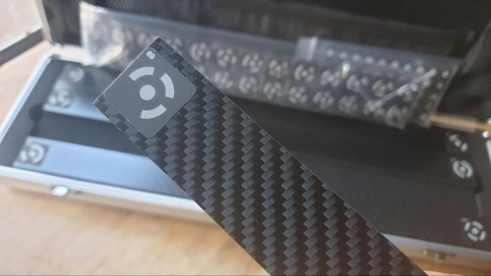 Closeup of one of the scale bars.
