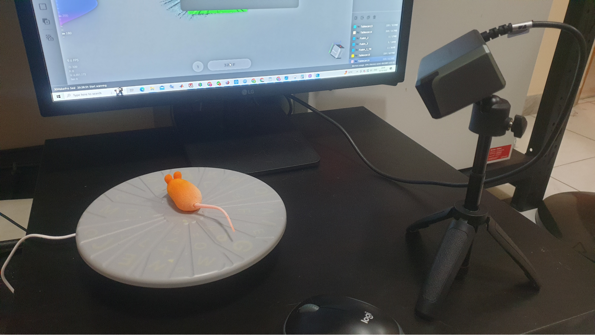 Scanning a cat toy.